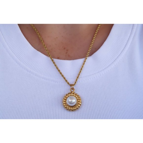 Pearl Pendant Necklace, Gold Pearl Vintage Necklace, Rope Chain Pearl Necklace - Picture 3 of 5